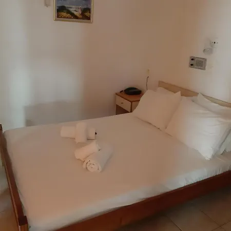 Hotel Alexander House Agia Pelagia (Crete)
