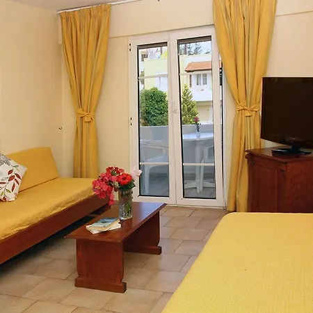 Hotel Alexander House Agia Pelagia (Crete)
