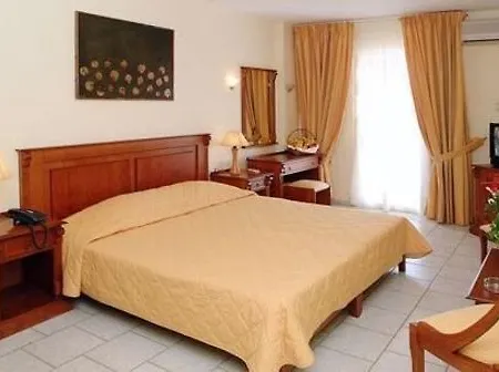 Hotel Alexander House Agia Pelagia (Crete)