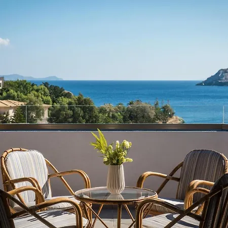 Alexander House Hotell