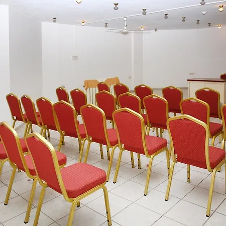 Alexander House Hotell